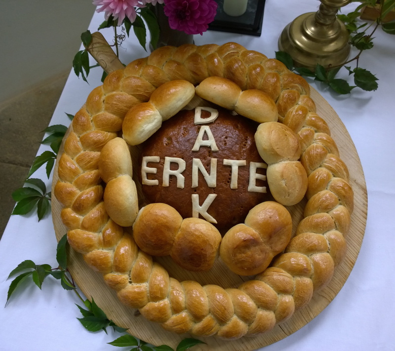 plate, thank god, pastries, dessert, cake, temptation, roll, celebration, Harvest, sweet, daily bread, baked, food and drink, church year, western script