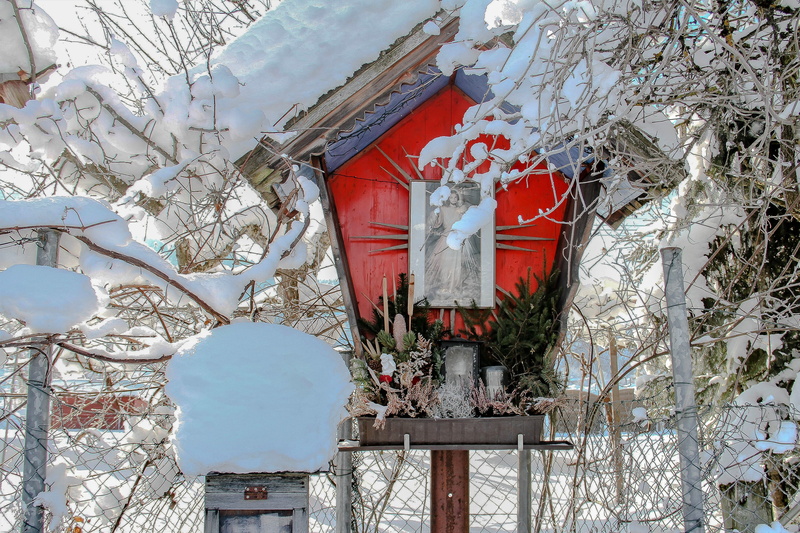 cold temperature, devoutly, contemplative, day, low angle view, advent, birdhouse, fairytale, bird, house, nature, red, wayside cross, winter dream, image stock