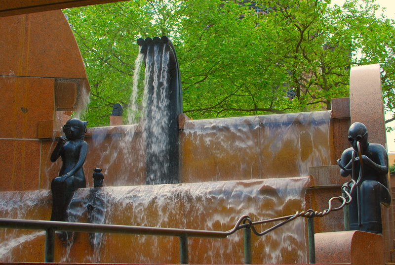 day, flowing, mammal, built structure, water, motion, 2K, plant, outdoors, flowing water, architecture, spraying, splashing, tree, Berlin, park, horse