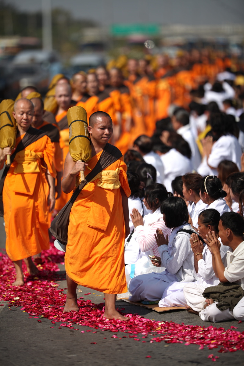 women, child, Robes, more than, group of people, belief, buddhists, ceremony, people, budhas, praying, temple - Building, asia, priest, east Asian Culture