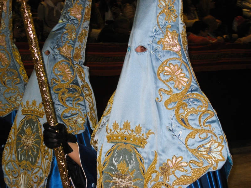 textile, traditional clothing, clothing, parade, embroidery, penitents, creativity, holy week, 2K, pattern, floral pattern, event, indoors, lifestyles
