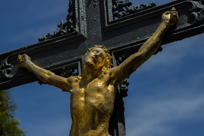 good friday, suffering, architecture, low angle view, catholic, human representation, 5K, crucifix, cross, crucifixion, christian, built structure, religion