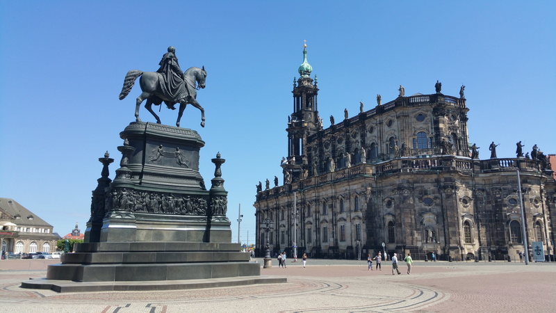 clear sky, the past, travel, kathedrale sanctissimae trinitatis, architecture, dresden, mammal, cathedral, city, statue, outdoors, built structure, katholische hofkirche