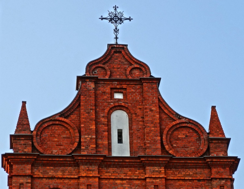 gable, clear sky, spire, architecture, building exterior, sky, arch, poland, monument, nature, religion, clock, belief, the past, 720P, spirituality, no people