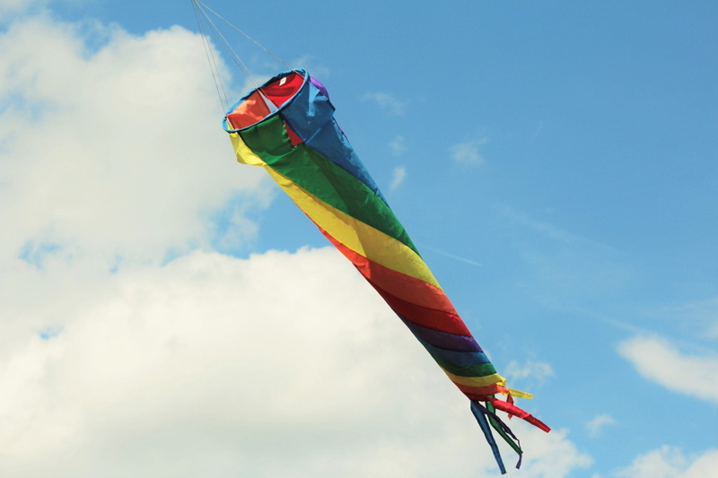 environment, cloud - sky, red, wind sock, pole, color, garden, movement, flying, airy, wind, 2K, low angle view, windspiel, outdoors, pinwheel, kite - toy