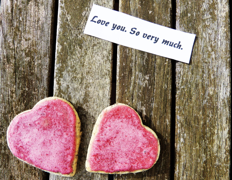 wood, together, outdoors, 4K, luck, information sign, pink color, heart, feelings, romance, cookies, day, guidance, sign, communication, valentines day