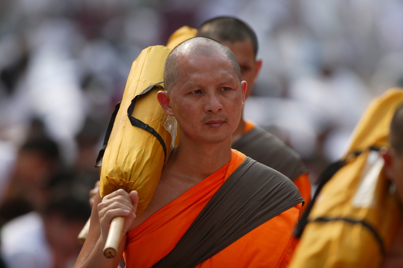 more than, 4K, temple, men, young adult, meditating, looking, wat, phra dhammakaya, holding, portrait, meditation, budhas, group of people, buddhists