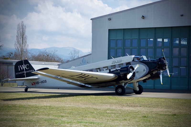 ju-52, no people, cloud - sky, old, day, wheel, 5K, built structure, sky, airplane, propeller plane, stationary, snowcapped mountain, propeller, field