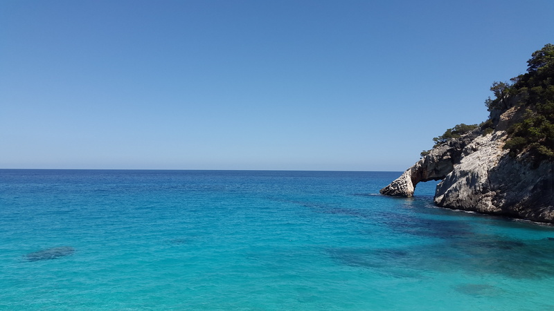 copy space, holiday, beautiful, nature, turquoise colored, holidays, rock - object, idyllic, day, blue, body, no people, outdoors, turquoise, calm, landscape