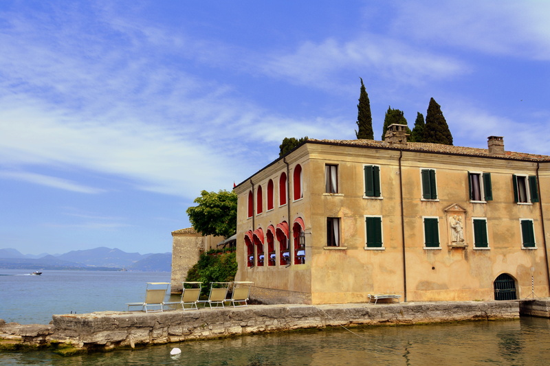 blue, sky, garda, architecture, building, day, building exterior, water, 5K, built structure, nature, plant, the past, punta san vigilio, cloud - sky