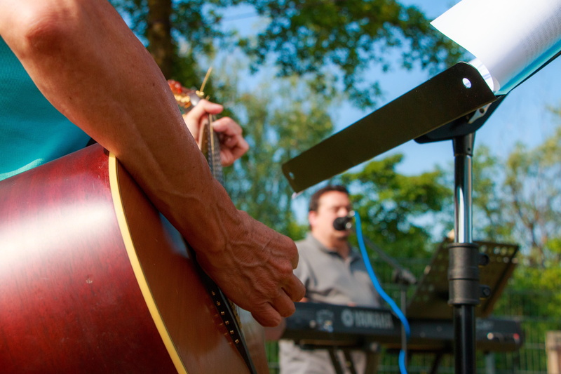 5K, guitar, people, adult, music, connection, human body part, mid adult, nature, concert, entertainment, instrumental, hand, musical instruments, playing