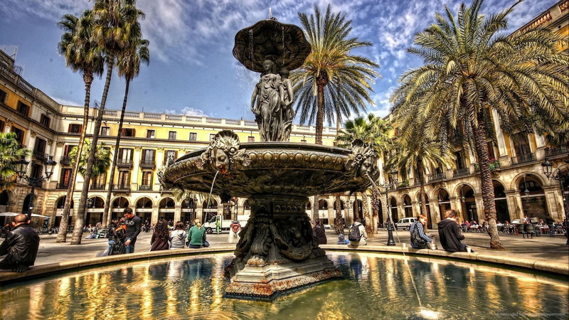 day, incidental people, 1080P, plant, building exterior, waterfront, water, nature, outdoors, barcelona, built structure, fountain, sky, tree, architecture