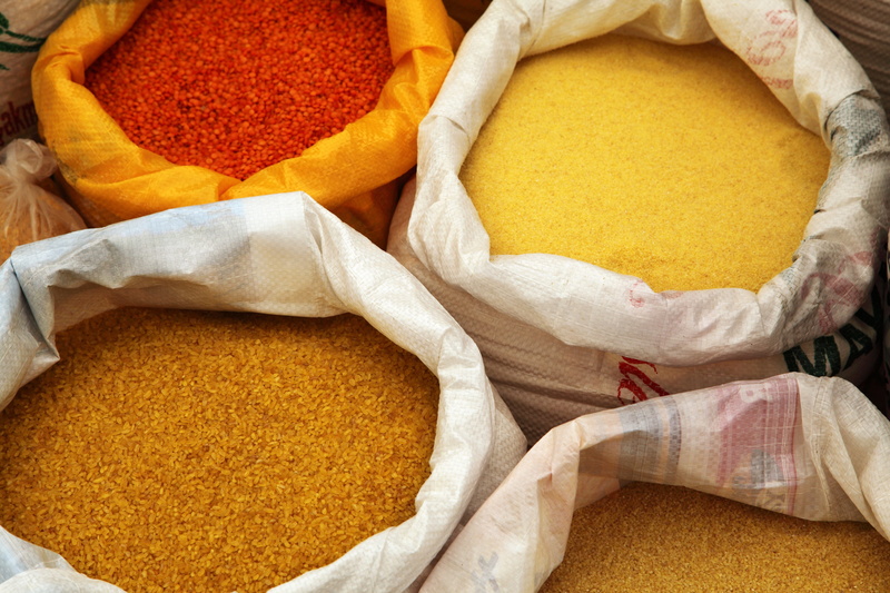 stall, color, indoors, buy, yellow, close-up, exotic, marketplace, no people, for sale, 4K, sack, variation, turkey, white, sacks, business, choice, ingredients