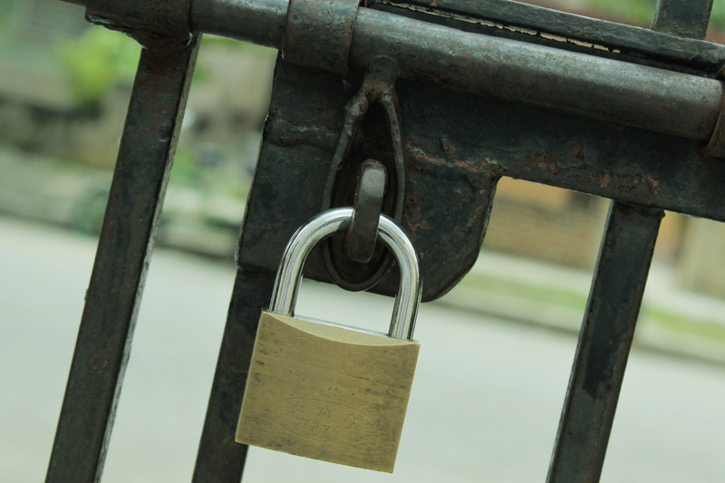 cuba, combination lock, camaguey, rusty, mirror, padlock, safe, key, wood - material, strength, no people, attached, rust, fence, metal, safety, connection