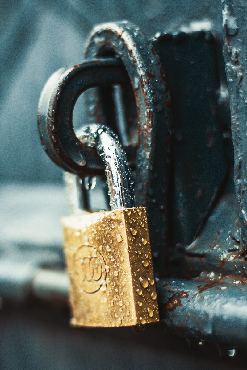 entrance, hanging, raindrops, photography, day, padlock, chain, blur, door, close-up, indoors, wet, still life, rusty, safety, selective focus, security