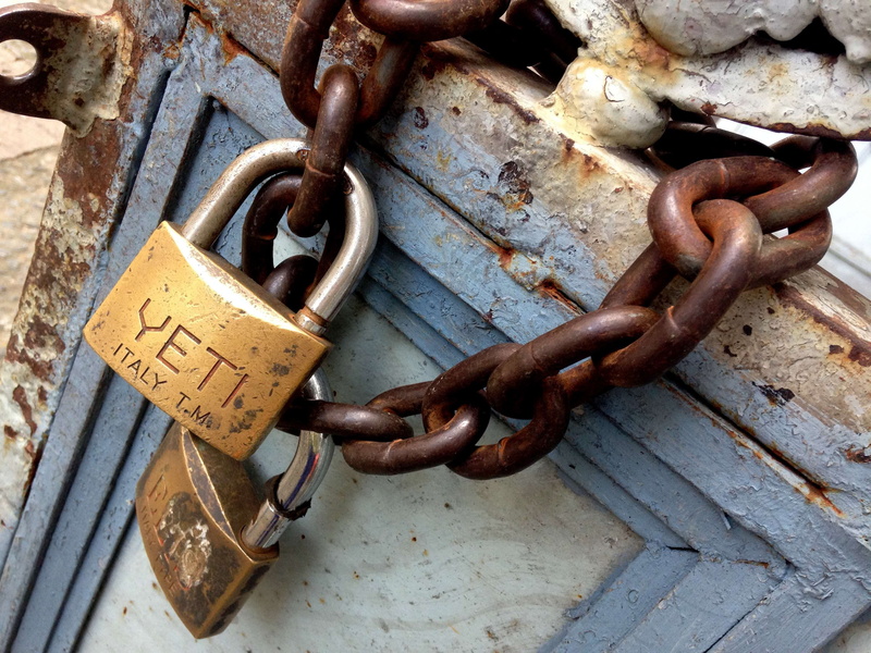 old, emotion, protection, communication, chain, day, no people, padlock, strength, 2K, security, rusty, decline, abstract, text, safety, metal, connection