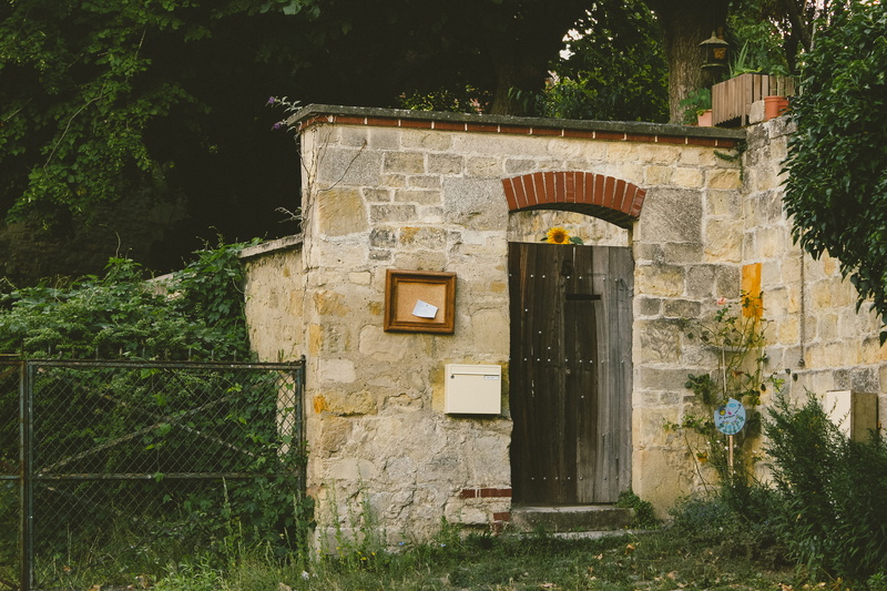 built structure, auvers-sur-oise, van gogh, door, grass, tree, outdoors, paris, architecture, plant, auver sur oise, entrance, france, window, residential district