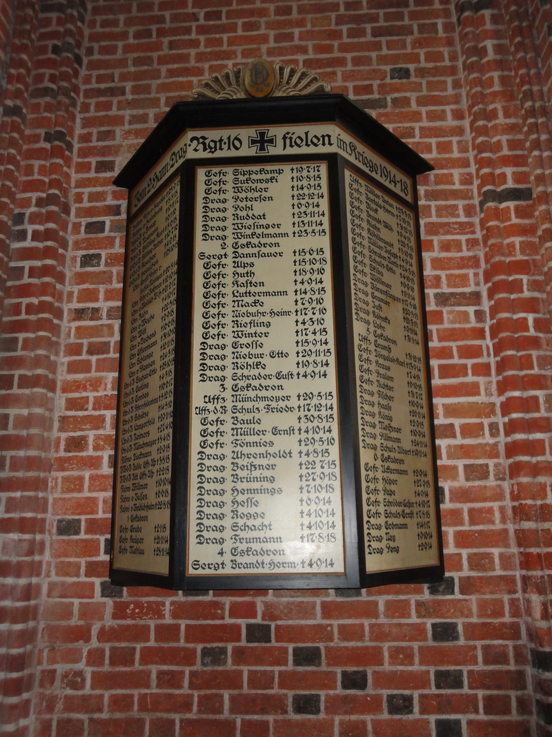 pattern, building exterior, text, communication, architecture, red, lüneburg, sign, information sign, information, western script, war memorial, brick