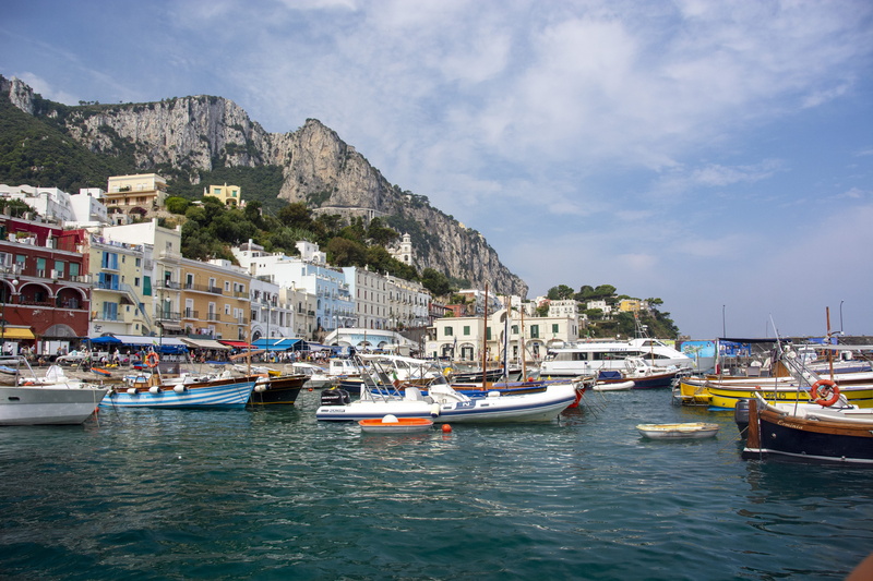 yacht, sky, seaside, harbor, outdoors, anacapri, 5K, architecture, cloud - sky, southern italy, no people, water, transportation, city, fishing boat, italy