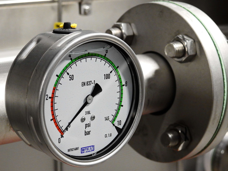 pressure gauge, steel, metal, machine part, number, stainless steel, no people, silver colored, indoors, alloy, control, accuracy, technology, industry