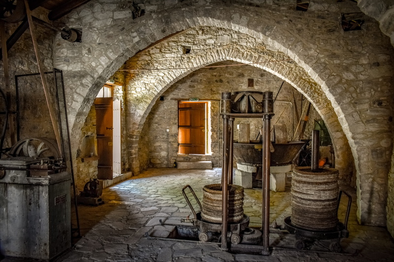 5K, rusty, village, ceiling, indoors, architecture, arch, history, nostalgia, abandoned, wall, olive oil press factory, traditional, machines, the past