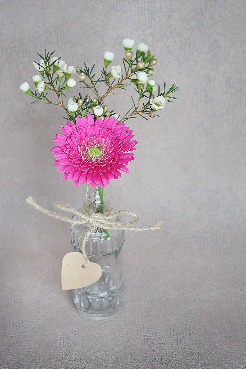 blossom, decoration, flower, flowering plant, fragility, freshness, heart pendant, table, plant, glass, 1080P, arrangement, purple, beauty in nature, frangipani