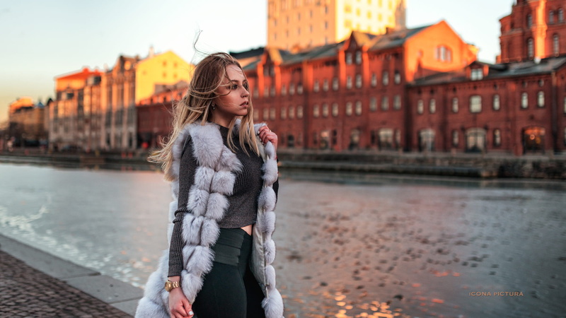women, women outdoors, 500px, windy, watch, fur, blonde, 1080P, looking into the distance, Public, side view, Icona Pictura, photography, riverside, grey