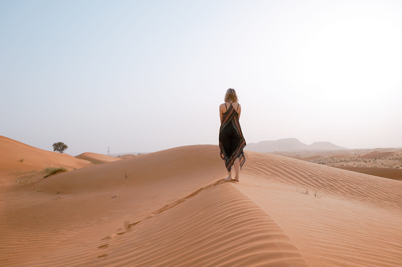 leisure activity, hair, one person, walking, land, hairstyle, alone, adventure, real people, beauty in nature, environment, girl, scenics - nature, women