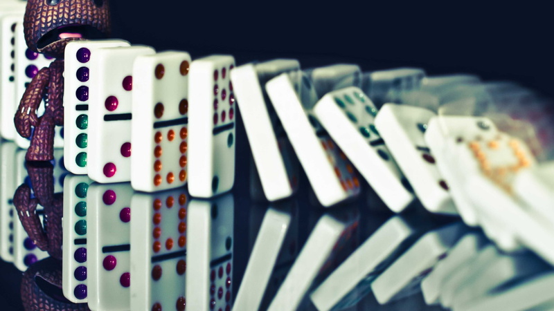 juego, close-up, domino, clasico, in a row, black background, indoors, gambling, business, relaxation, variation, arts culture and entertainment, choice