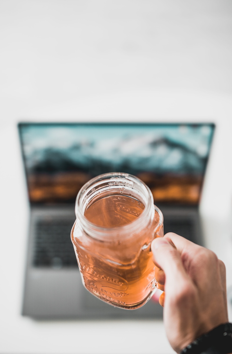 one Person, drink, adult, teal, girl, clear, green tea, portrait, glass, oa, beer - Alcohol, focus, macbook, photo, macbook pro, laptop, men