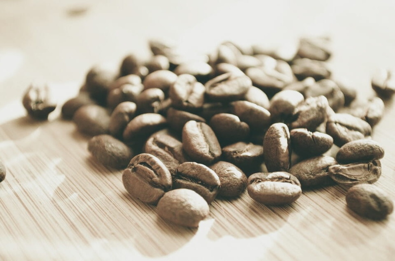 zoom, light, tabletop, close-up, brown, beans, studio shot, large group of objects, cofee, coffee bean, natural condition, food, table, abundance, wooden table