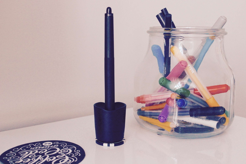 wacom, art and craft, indoors, jar, desk, desk organizer, variation, choice, large group of objects, writing instrument, container, 4K, pen, marker, still life