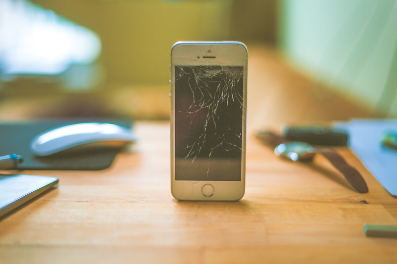 still life, communication, mobile phone, canon, apple, damaged phone, damaged screen, 5K, broken phone, electrical equipment, focus on foreground, break