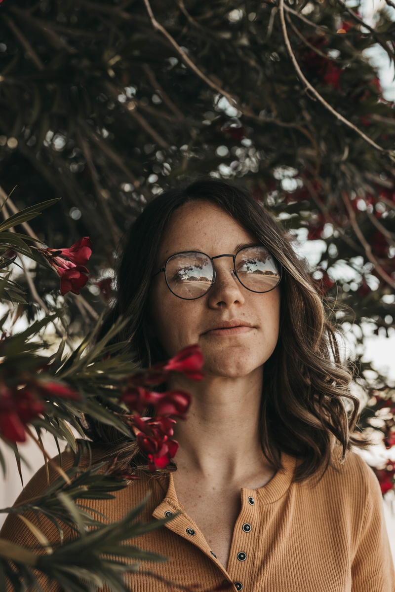 christmas, feather boa, front view, portrait, photography, accessory, accessories, person, plant, flower, christmas decoration, apparel, human, glasses