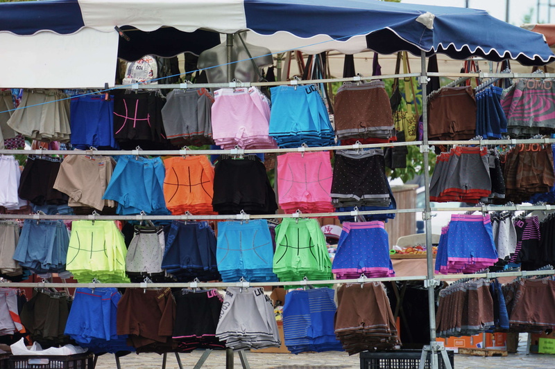 talage, market stall, large group of objects, consumerism, multi colored, retail display, couleurs, variation, in a row, vendeur ambulant, store, fashion