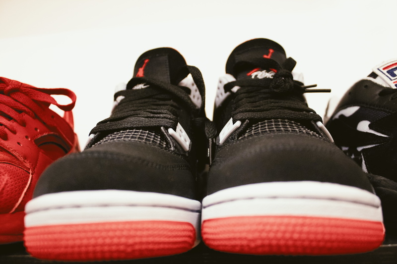 human foot, human limb, basketball, body part, human body part, personal perspective, jumpman, gymshoe, guy, footwear, fasion, one person, retro4, suede