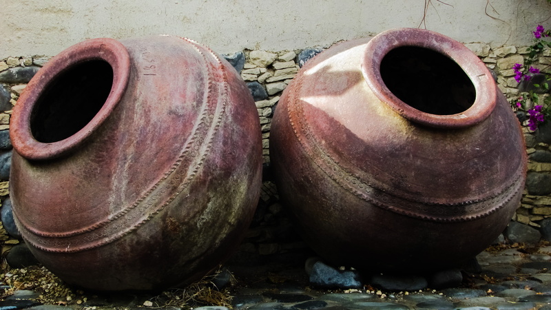 brown, clay, run-down, decline, day, pots, pera oreinis, decoration, pot, old, street, pottery, deterioration, dirt, land, shoe, abandoned, high angle view