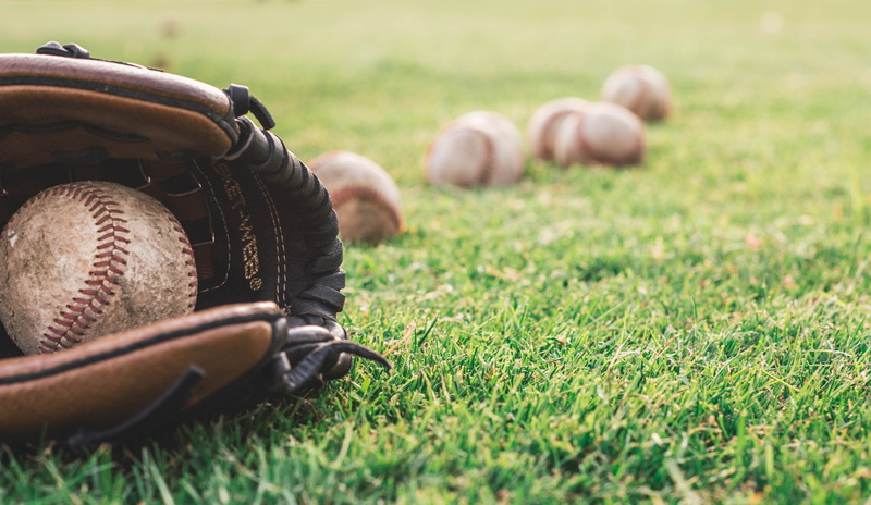 brown, nature, selective focus, baseball - ball, shoe, old, field, leather, ball, plant, outdoors, close-up, baseball glove, balls, green color, day, still life