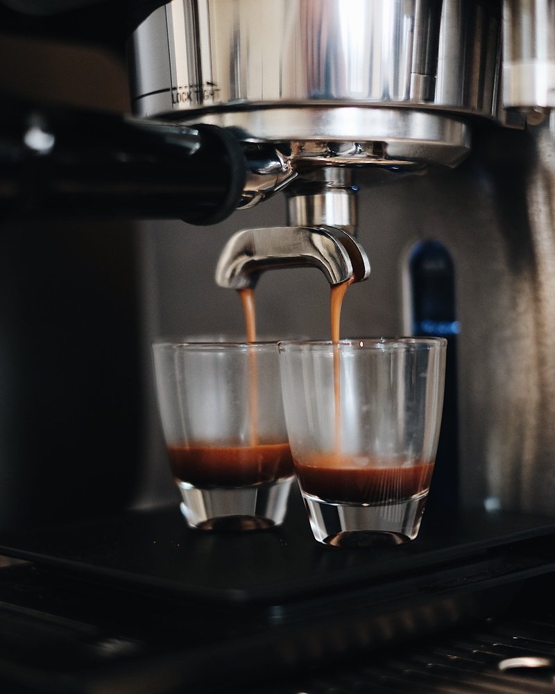 mug, coffee shop, refreshment, close-up, machinery, food and drink, freshness, coffee maker, no people, 4K, glass, home barista, making, appliance, drink