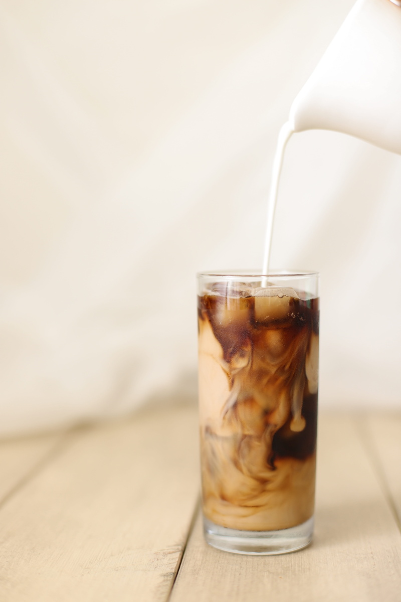 close-up, roasting, table, cappuccino, 5K, paper cup, food, espresso, iced americano, latte, refreshment, cool, dairy product, cafe, pouring, drinking glass