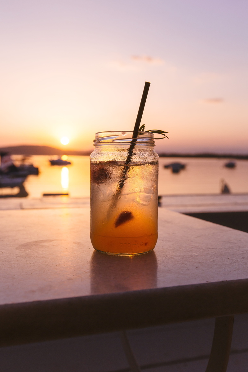 mojito, alcohol, water, jar, drinking glass, sky, focus on foreground, iced, glass, table, lemon, freshness, beverage, drinking straw, cold temperature