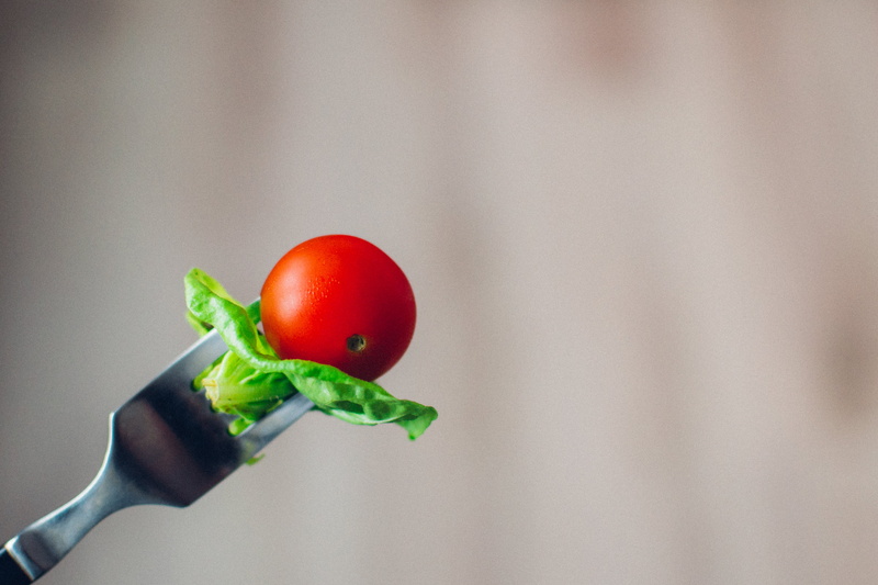 wellbeing, kitchen utensil, hunger, hungry, vegetarian Food, yummy, red, fruit, foodporn, indoors, leaf, green color, raw food, no people, food and drink
