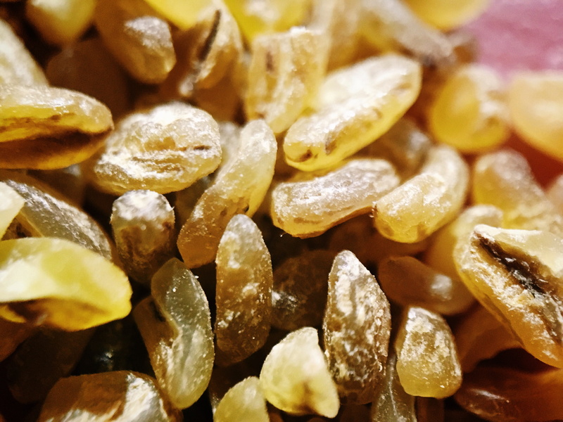 fruit, gold, dried fruit, fit, diet, no people, bulgur, 4K, large group of objects, macro, temptation, backgrounds, jewellery, vegetarian food, full frame