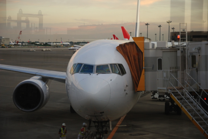 passenger boarding bridge, day, transportation, sky, no people, public transportation, aircraft wing, cloud - sky, aeroplane, 4K, travel, leaving, nature