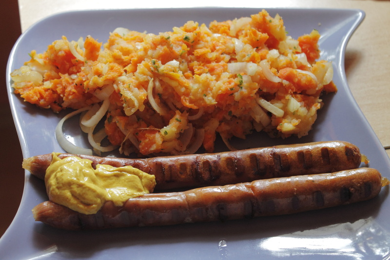 Mashed Potatoes, no people, onion, snack, lunch, close-up, meal, delicious, wellbeing, day, sausage, indoors, table, healthy eating, nutrition, kitchen