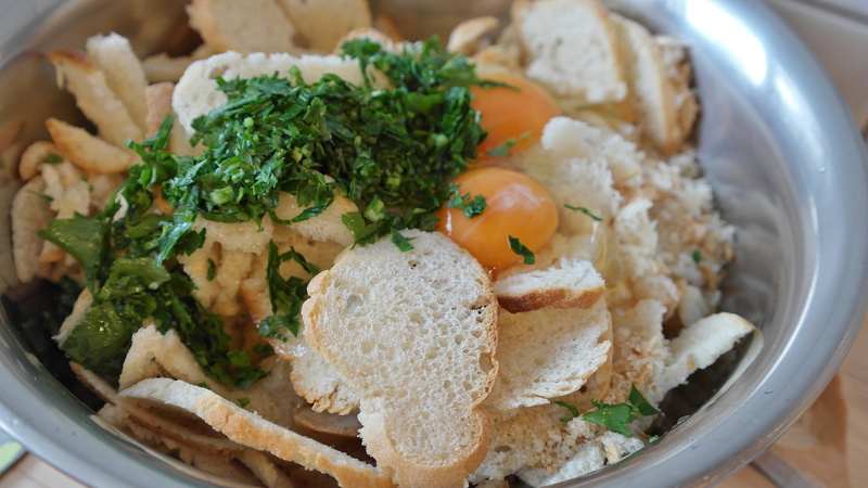 vegetable, seafood, wellbeing, no people, specialty, serving size, southern german cuisine, knödlbrot, raw, parsley, meal, meat, healthy eating, bread dumplings