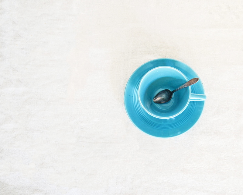 color, copy space, close-up, 2K, drinking, vintage, desktop, geometric shape, no people, cup, white, table, blue, motion, two objects, round, turquoise colored