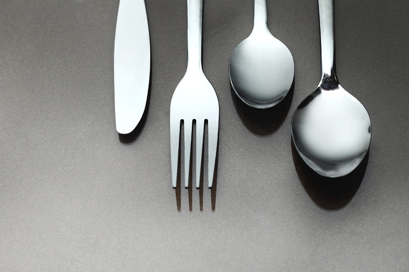 directly above, Spoon, food and drink, indoors, 1080P, silverware, metal, studio shot, knife, kitchen utensil, still life, table, silver colored, side by side