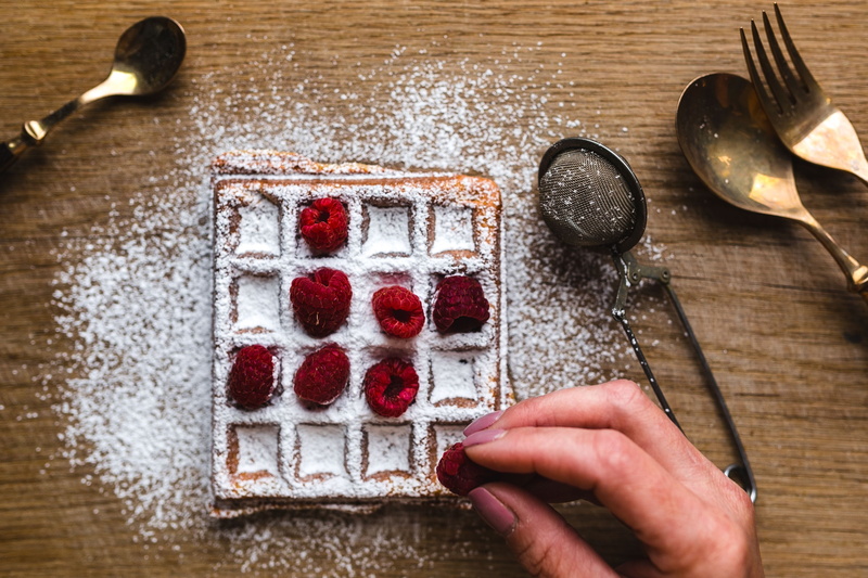 food and drink, fruit, temptation, healthy, powder, delicious, baked, preparation, wood - Material, one person, preparing food, kitchen Utensil, high angle view