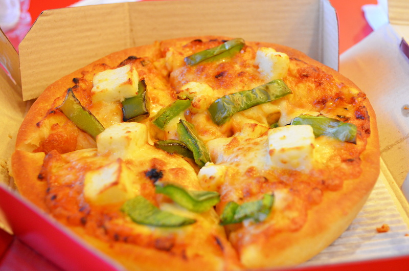 pizza, tasty, vegetable, dinner, lunch, still life, italian, american, unhealthy, indulgence, table, herb, close-up, cheese, selective focus, restaurant